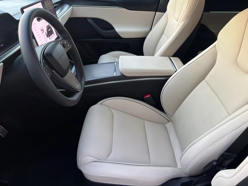 Used 2026 Tesla Model X Plaid AWD/4WD image 11