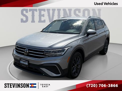 Used 2023 Volkswagen Tiguan SE AWD/4WD image 1