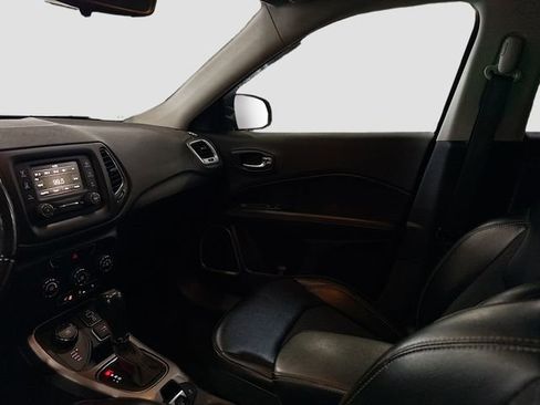 Used 2018 Jeep Compass Latitude w/ Cold Weather Group image 23