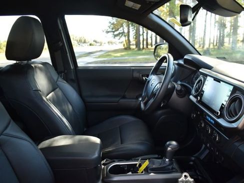 Used 2023 Toyota Tacoma TRD Sport image 23