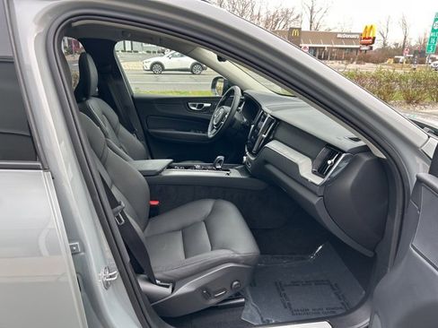 Certified 2025 Volvo XC60 B5 Plus image 15