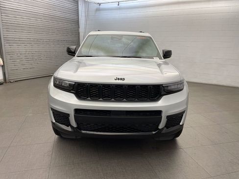 New 2025 Jeep Grand Cherokee L Altitude RWD image 6