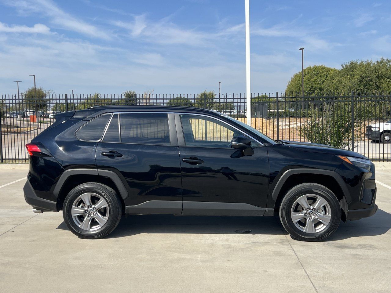 Used 2025 Toyota RAV4 XLE AWD/4WD image 3