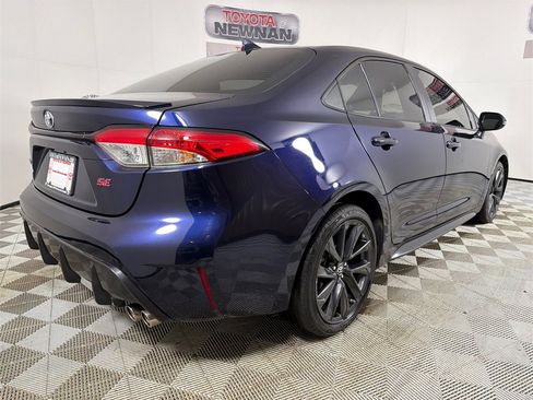 Used 2023 Toyota Corolla SE image 3