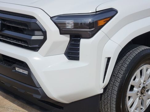 New 2026 Toyota Tacoma SR5 image 9
