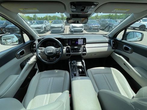 Certified 2023 Kia Sorento EX w/ Panoramic Sunroof Package FWD image 22