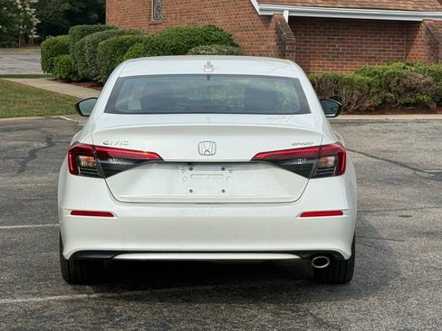 Used 2022 Honda Civic Sport image 4