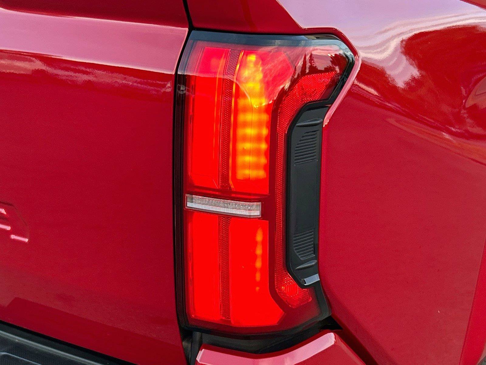 Used 2025 Toyota Tacoma SR5 AWD/4WD image 12