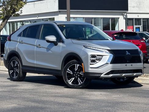 Used 2025 Mitsubishi Eclipse Cross SE image 2