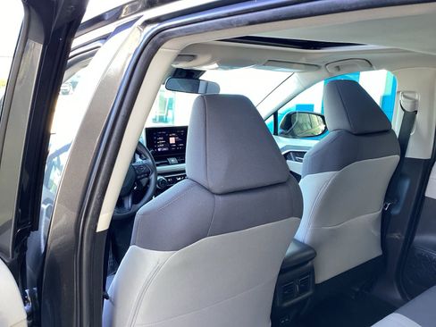 Used 2023 Toyota RAV4 XLE w/ Convenience Package image 14