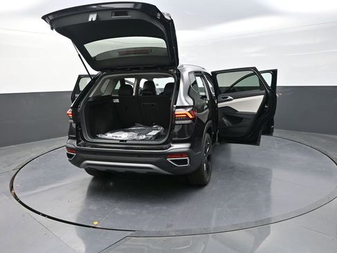 New 2025 Volkswagen Taos SEL image 32