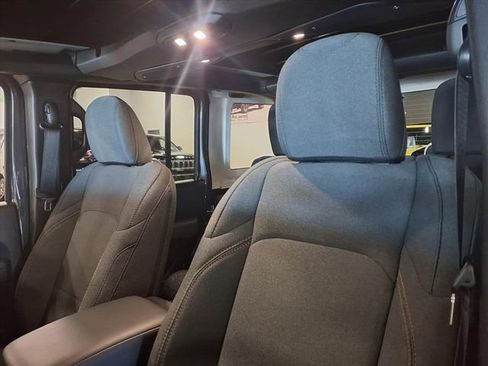 Used 2025 Jeep Wrangler Sport S image 15