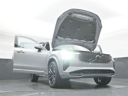 New 2026 Volvo XC90 B6 Plus w/ Protection Package Premier image 61