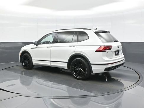 Used 2023 Volkswagen Tiguan SE R-Line image 5