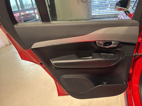 Used 2017 Volvo XC90 T5 R-Design image 28