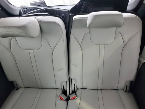 Certified 2023 Kia Sorento SX image 10