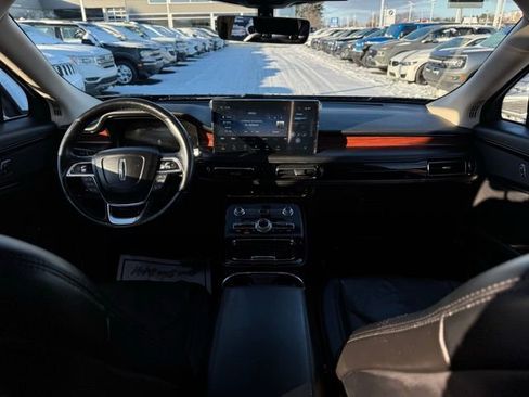 Used 2023 Lincoln Nautilus Reserve image 23