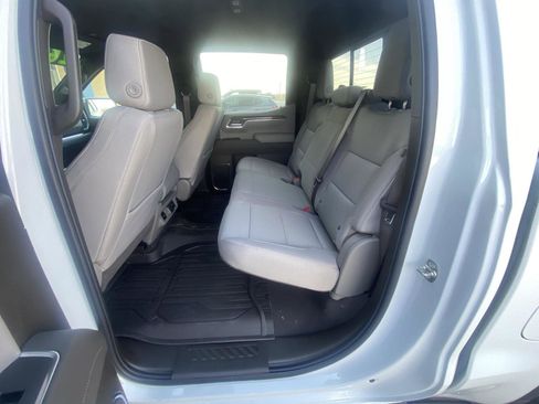 New 2026 GMC Sierra 1500 SLE image 15