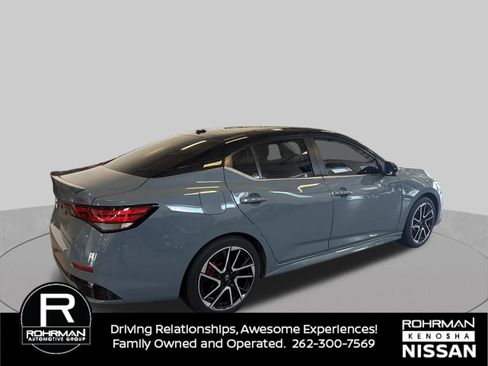 Used 2025 Nissan Sentra SR w/ SR Premium Package FWD image 6