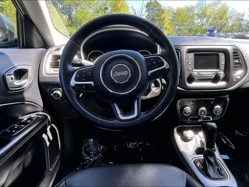 Used 2018 Jeep Compass Latitude AWD/4WD image 7