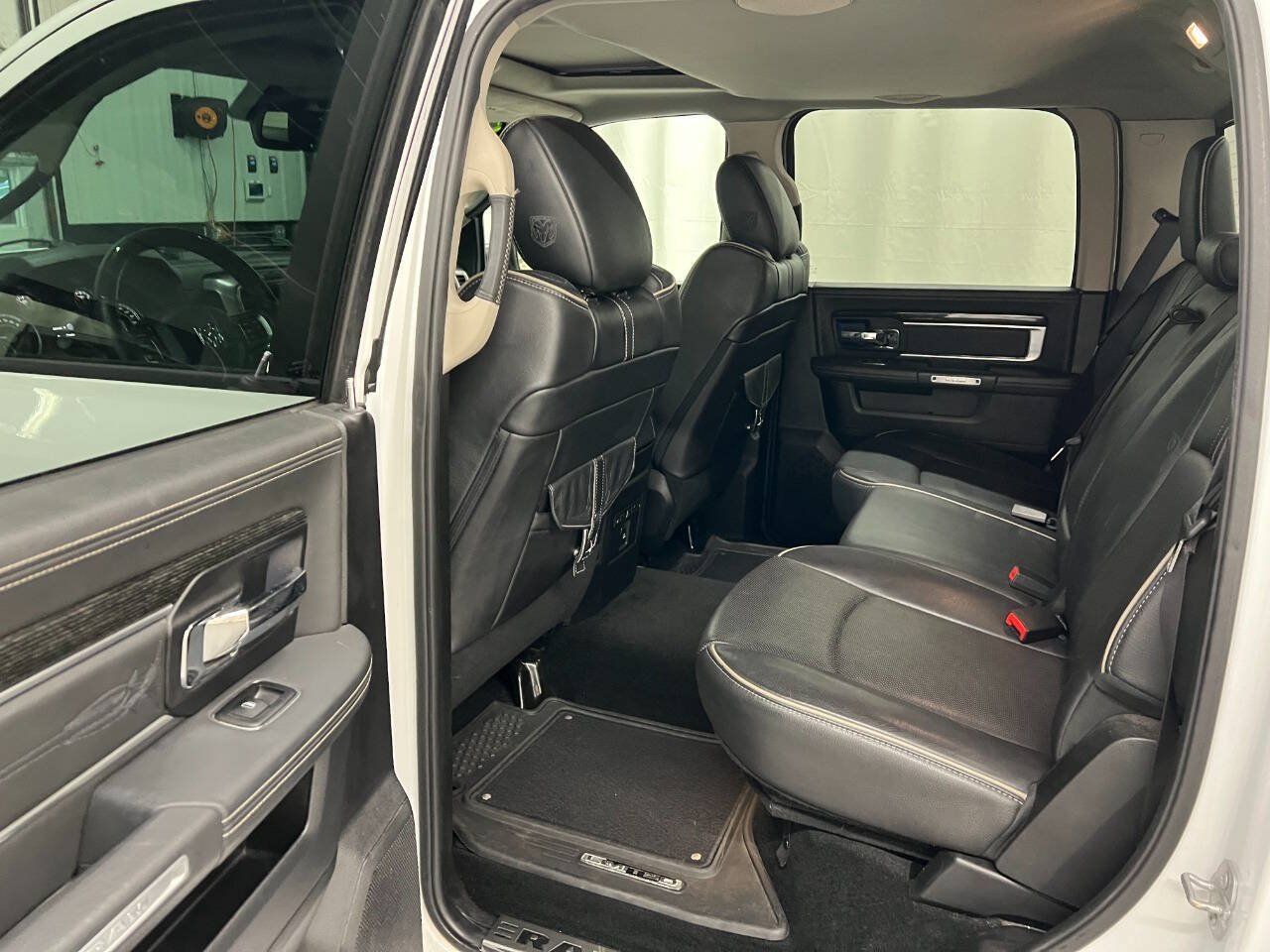 Used 2015 RAM 1500 Limited AWD/4WD image 9