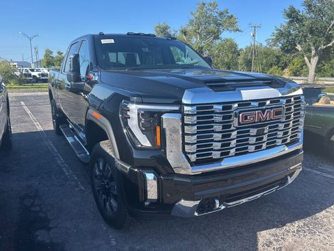 New 2026 GMC Sierra 2500 Denali w/ Technology Package AWD/4WD image 3