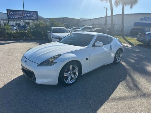 Used 2012 Nissan 370Z Coupe image 2
