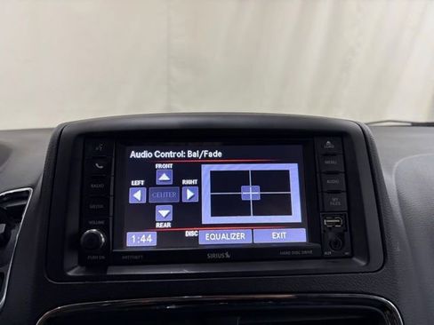 Used 2018 Dodge Grand Caravan SE w/ UConnect Hands-Free Group image 36