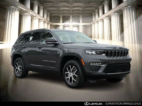 Used 2025 Jeep Grand Cherokee Limited w/ Trailer Tow Package image 2