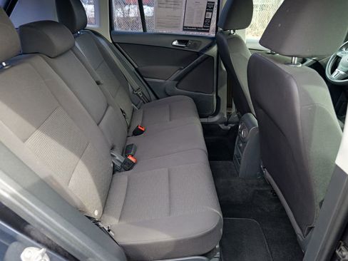 Used 2018 Volkswagen Tiguan Limited w/ Premium Package image 29