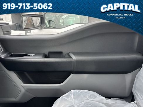 New 2026 Ford F250 XL w/ XL Chrome Package image 28