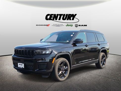 Used 2024 Jeep Grand Cherokee L Altitude AWD/4WD image 8