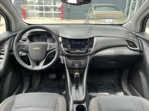 Used 2021 Chevrolet Trax LS w/ Tint and Cruise Package FWD image 11