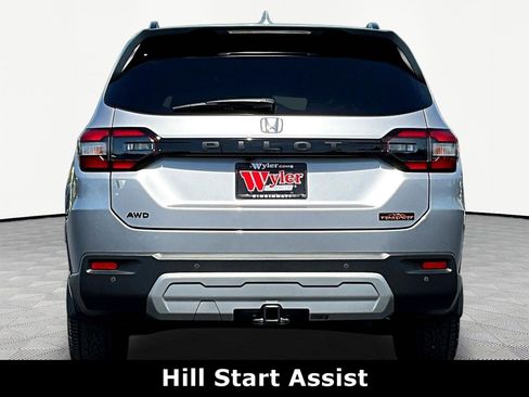 Used 2024 Honda Pilot TrailSport image 5