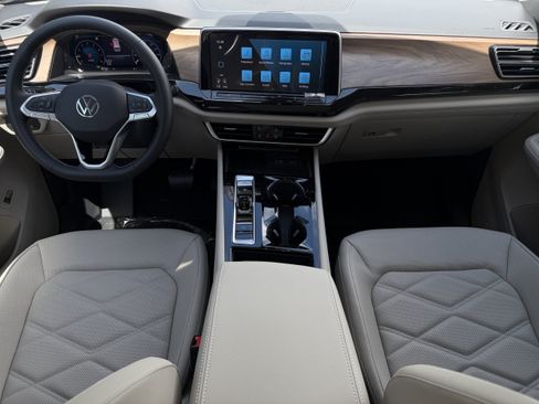 New 2026 Volkswagen Atlas SE FWD image 14