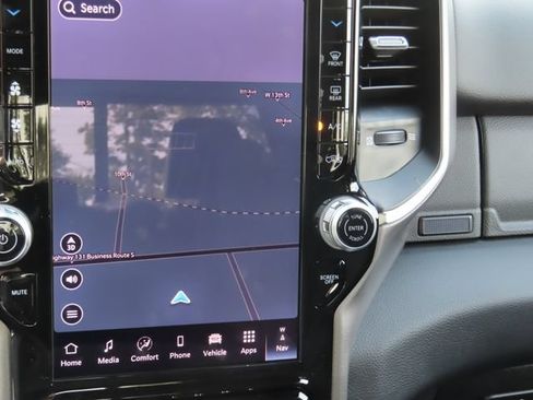 New 2026 RAM 1500 4x4 Crew Cab image 33