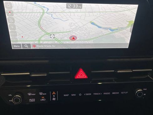 Used 2025 Kia Niro FWD image 5