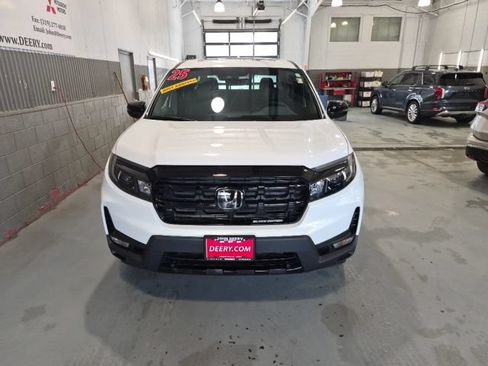 Used 2025 Honda Ridgeline Black Edition image 8