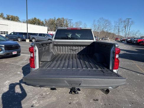 Used 2025 Chevrolet Silverado 2500 LT image 5