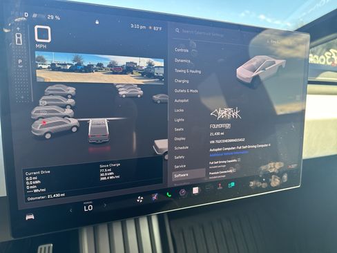 Used 2024 Tesla Cybertruck AWD Crew Cab image 8