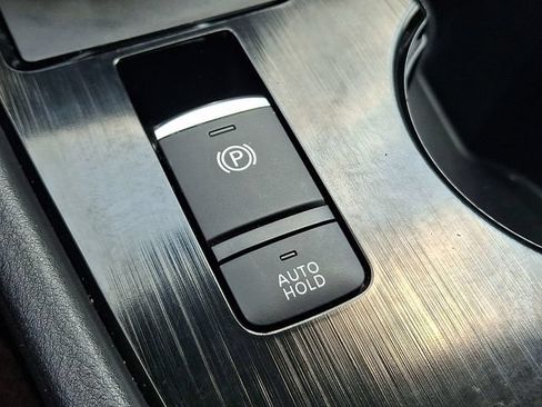 Used 2023 Nissan Rogue SV AWD/4WD image 25