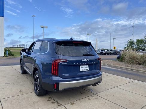 Used 2025 Kia Telluride S image 9