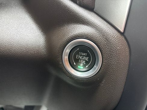 Used 2022 Chevrolet Silverado 1500 LT w/ Z71 Off-Road Package image 21