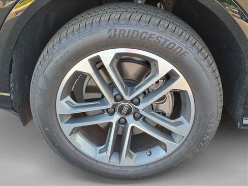 Certified 2025 Audi Q5 Premium w/ Convenience Package AWD/4WD image 10