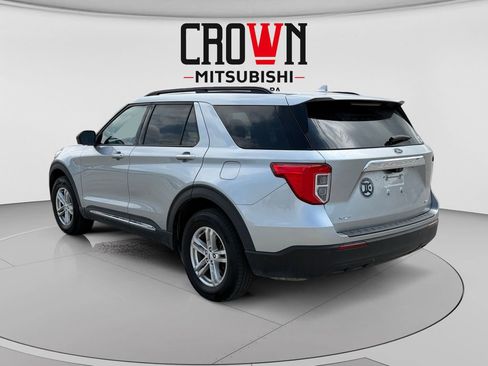 Used 2020 Ford Explorer XLT AWD/4WD image 5