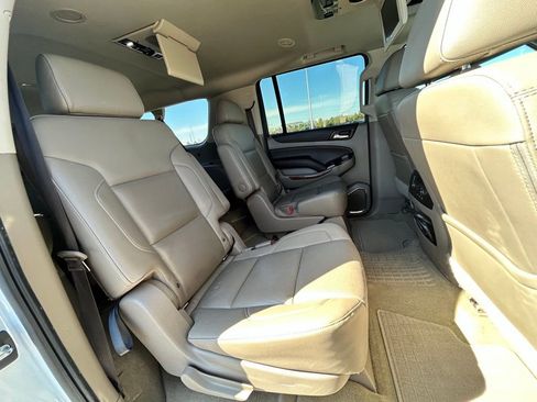 Used 2019 Chevrolet Suburban Premier image 15