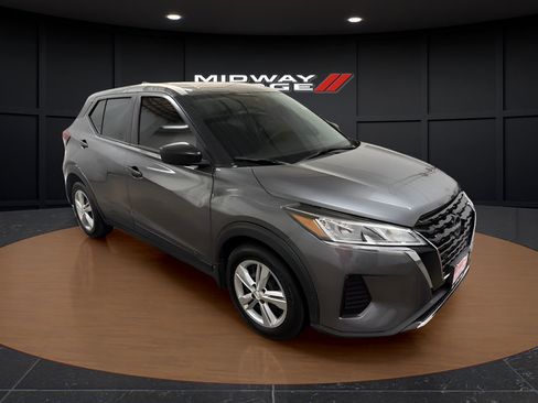 Used 2024 Nissan Kicks S FWD image 1