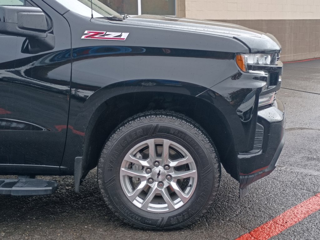 Used 2022 Chevrolet Silverado 1500 RST w/ Convenience Package II AWD/4WD image 2