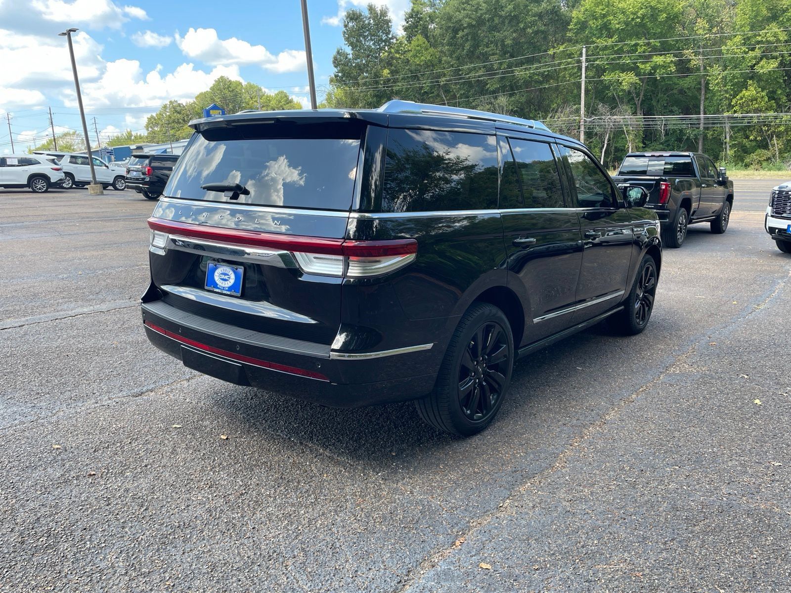 Used 2024 Lincoln Navigator Reserve AWD/4WD image 6