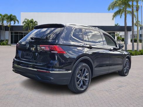 Certified 2024 Volkswagen Tiguan SE w/ Panoramic Sunroof Package FWD image 7